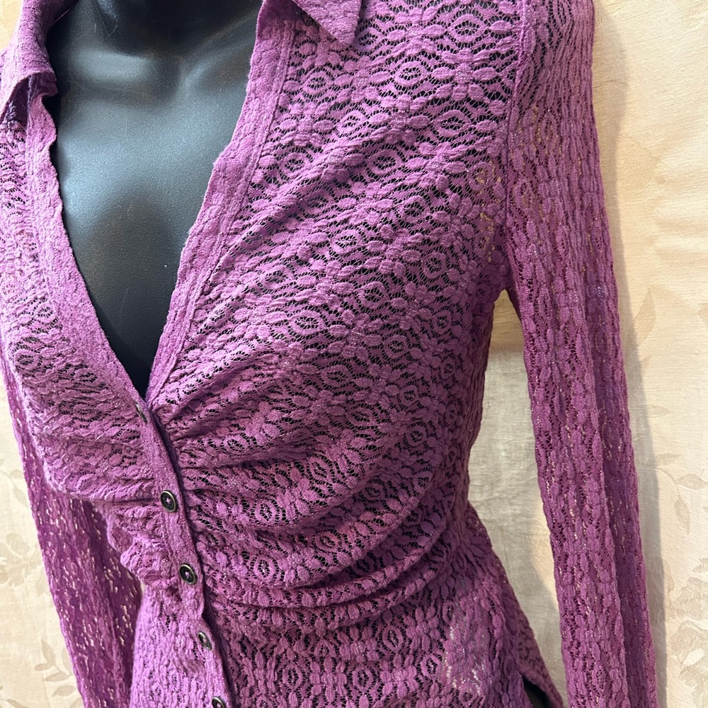 NWT Free People Size XS lace with metallic threads Front ruching, button down - Picture 5 of 9